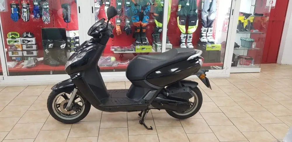 Peugeot - Kisbee 4T (2)