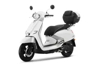 SYM_Fugue_125_WH-057P_M5_Langle_2560px